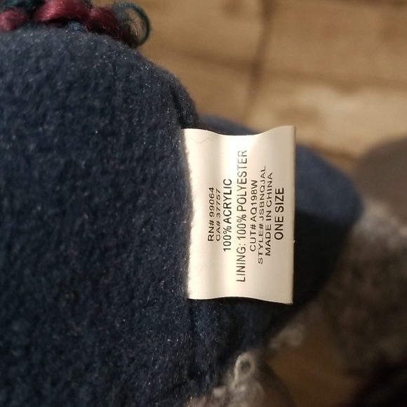 Ladies Billabong winter hat - Picture 4 of 6